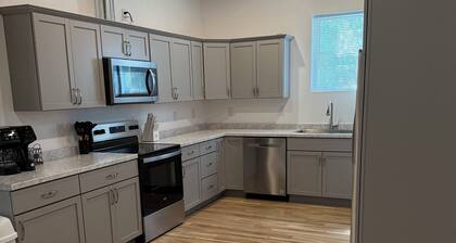 Newly renovated family/pet-friendly Mountain View home