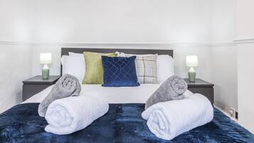 3 bedrooms, iron/ironing board, WiFi, bed sheets