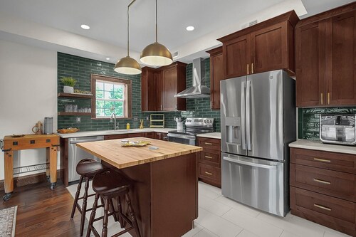 Charming 1-bedroom apartment in pleasant Tarlton. Where modern meets cozy.