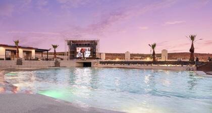 Paradise Plunge with Waterpark included