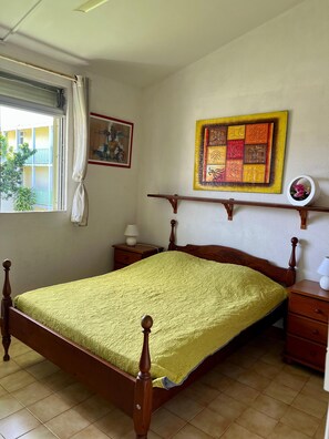 1 chambre, fer et planche à repasser, accès à Internet, literie fournie