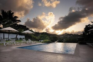 10 indoor pools, 15 outdoor pools, free cabanas, pool umbrellas