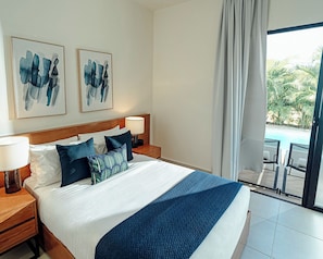 Comfort Villa, Private Bathroom | Premium bedding, free minibar items, in-room safe, laptop workspace