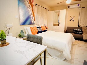 1 habitación, tabla de planchar con plancha, wifi y ropa de cama 