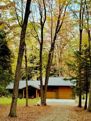 Exterior - Riverfront Serenity, Rustic Charm and World Class Fishing on the Muskegon River. (Grant)