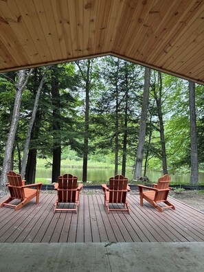 Terrace/patio - Riverfront Serenity, Rustic Charm and World Class Fishing on the Muskegon River. (Grant)