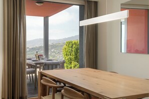 Dining - Vila Venusta – Tranquility and Views, in Calheta (Arco da Calheta)