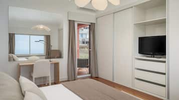 3 habitaciones, tabla de planchar con plancha, wifi y ropa de cama
