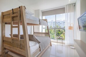 3 bedrooms, iron/ironing board, WiFi, bed sheets - Cartagena al Máximo:Apartamento de Lujo Frente al Mar en Hotel Sonesta (Cartagena de Indias)