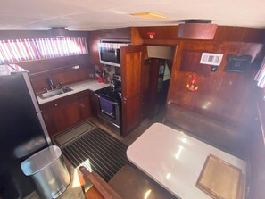 Microonde, forno, piano cottura