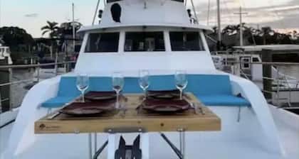 3-bedroom boat in beautiful Key West Sleeps 10 People 50% Off