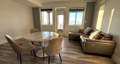 Hilltop Oceanview Getaway – Relax Above Nanaimo’s Coastline