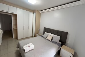 3 bedrooms, iron/ironing board, internet, bed sheets