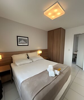 1 soverom, strykejern/-brett, internettilgang og sengetøy