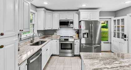 Spacious 4 bedroom, 4 bathroom home with lots of fun to offer for everyone