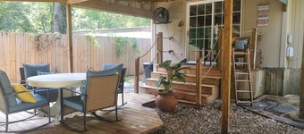 Charming 2-bedroom house with plenty of room for family and friends.