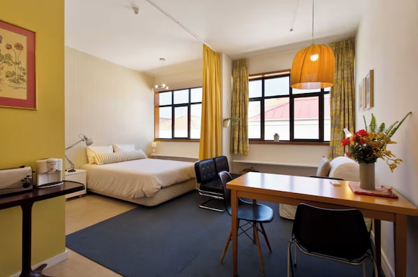 1 habitación, wifi y ropa de cama