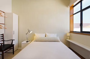 1 habitación, wifi y ropa de cama
