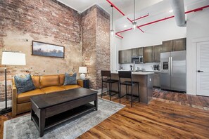 Smart TV - Pickett Place (Mcminnville)