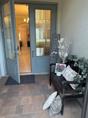 Interior - BEAUTIFUL EXCLUSIVE HOME IN GORGEOUS WILDBLUE! Seasonal or annual rental option (Fort Myers)