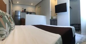 9 bedrooms, iron/ironing board, WiFi, bed sheets