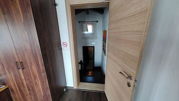Comfort Chalet, 1 Double Bed, Balcony, Valley View (Suit Room) | Free WiFi