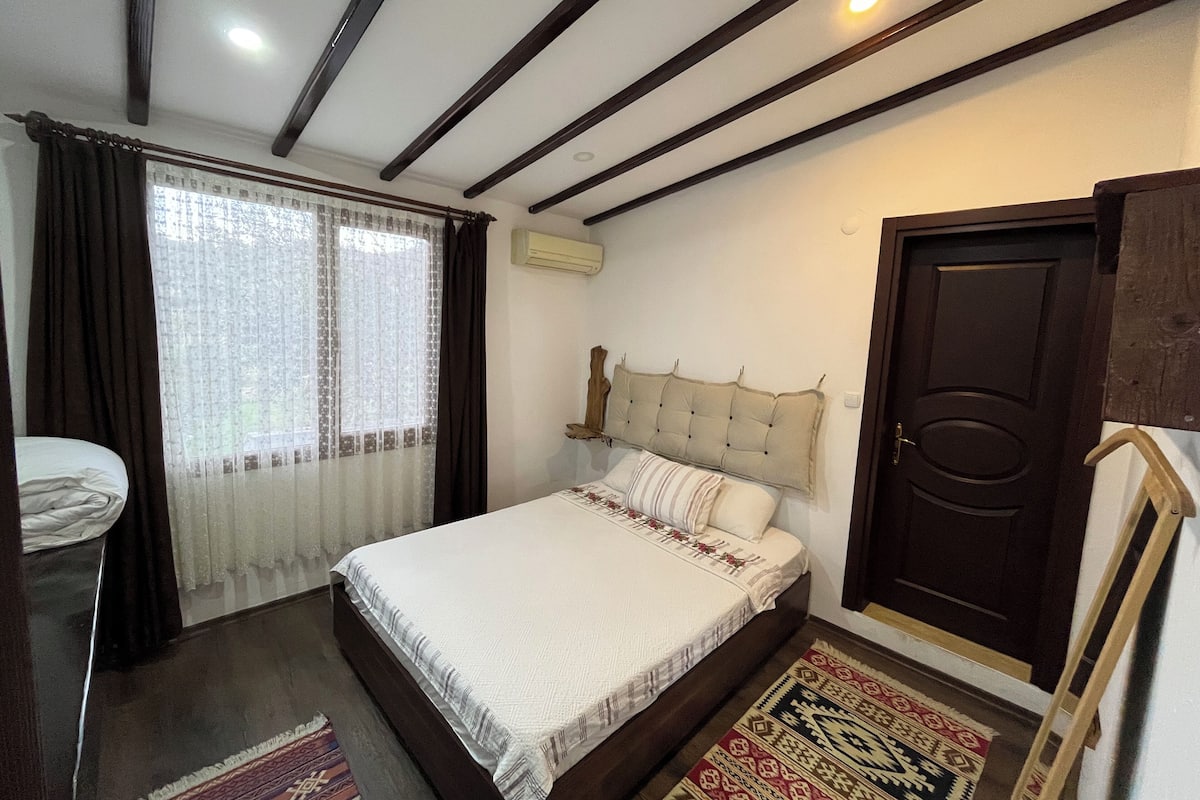 Double Room, Balcony, Mountain View ( Standard 2 ) | Free WiFi