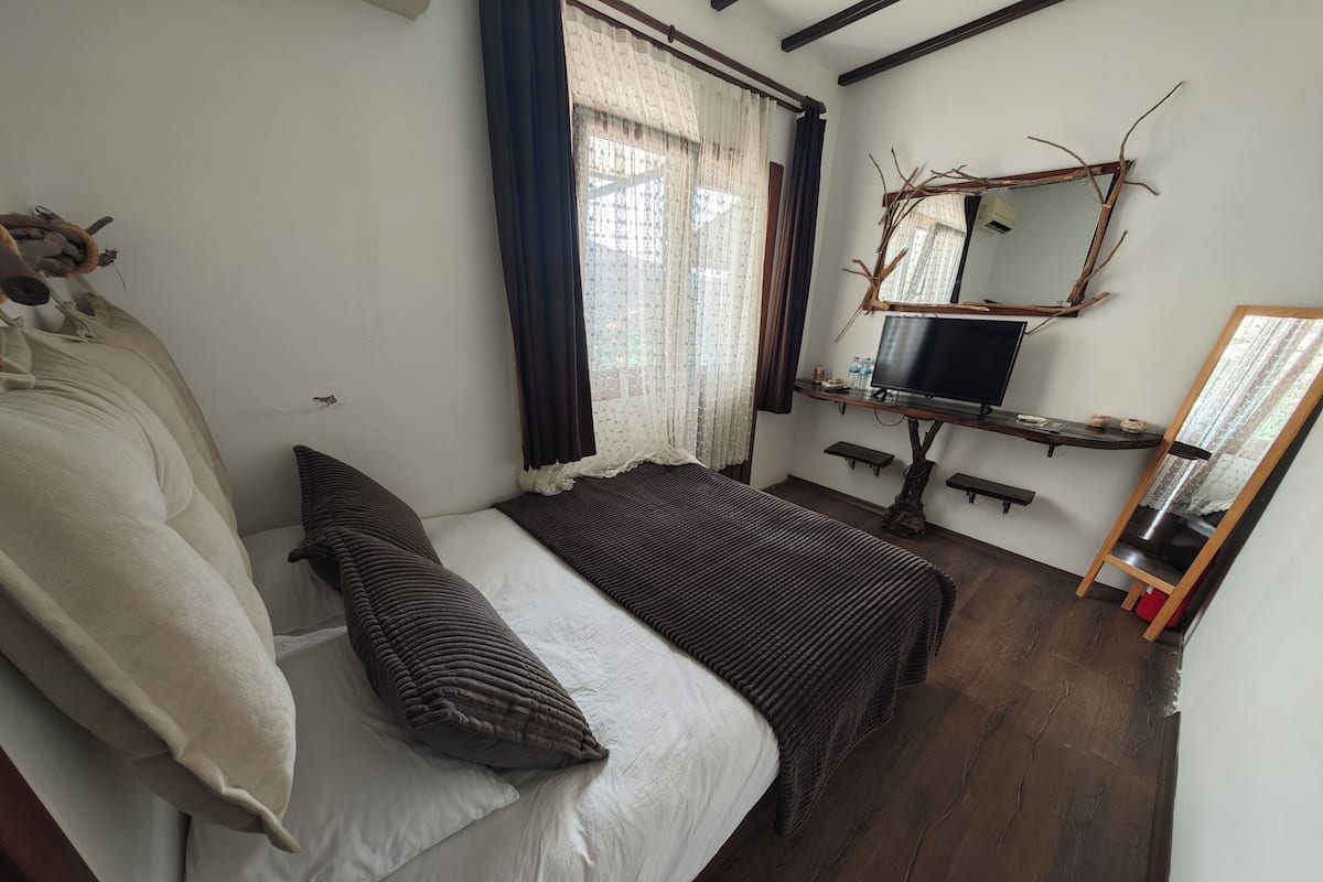 Double Room, Balcony, Mountain View ( Standard 1) | Accès au Wi-Fi (inclus)