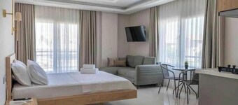 Charming 2-bedroom apartment in fabulous Aydın with AC