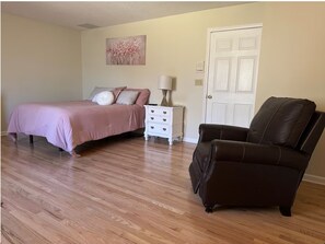 6 bedrooms, iron/ironing board, travel cot, free WiFi