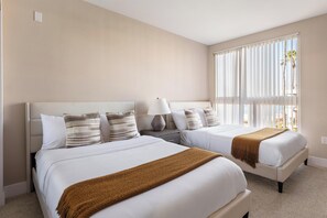 2 bedrooms, iron/ironing board, Internet, bed sheets