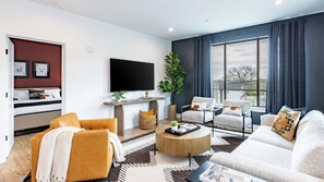 Interior - 13 Modern Condos Near Downtown Nashville 26 Total Bedrooms, Sleeps 90 The Heights by Avantstay (Nashville)