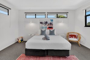 4 bedrooms, desk, iron/ironing board, free WiFi