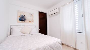 1 bedroom, in-room safe, iron/ironing board, free WiFi