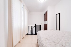 1 bedroom, in-room safe, iron/ironing board, free WiFi