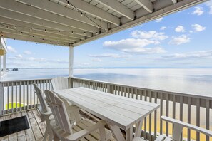 Outdoor dining - Perdido Key Bayfront home Dolphin Bay- 2BR/2.5BA (Pensacola)
