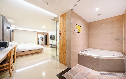 YEONGJU SPA TOURIST HOTEL