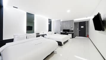 Kamar Twin Deluks, pemandangan kota | Tirai kedap cahaya, kedap suara, setrika/meja setrika, dan Wi-Fi gratis