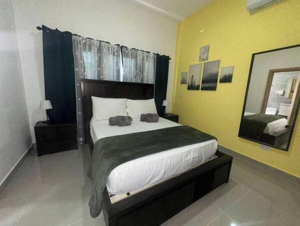 2 quartos, acesso à internet, roupa de cama