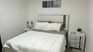 2 habitaciones, acceso a internet y ropa de cama