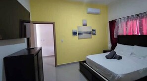 2 bedrooms, internet, bed sheets