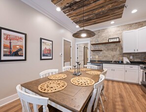 Condo, Multiple Beds, Patio, Garden View (Carters Court Grand Escape) | Dining - Carters Court Grand Escape (Franklin)
