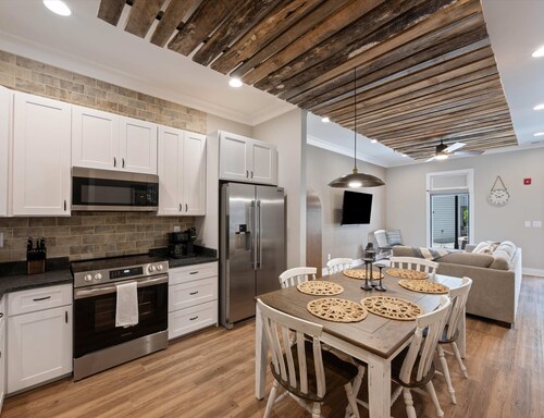 Carters Court Grand Escape