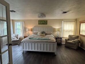 4 Schlafzimmer, Bügeleisen/Bügelbrett, kostenloses WLAN, Bettwäsche