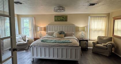 Brookdale Blue sleeps 8, nestled in lakeside community in Highland Village, TX