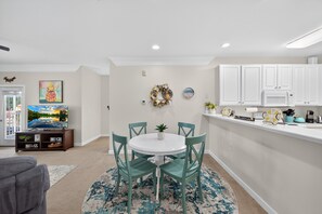 Dining - Crow Creek 1323 | Fairway Living Starts Here (Calabash)
