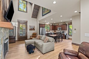 スマートテレビ、暖炉