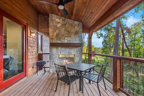 屋外ダイニングエリア