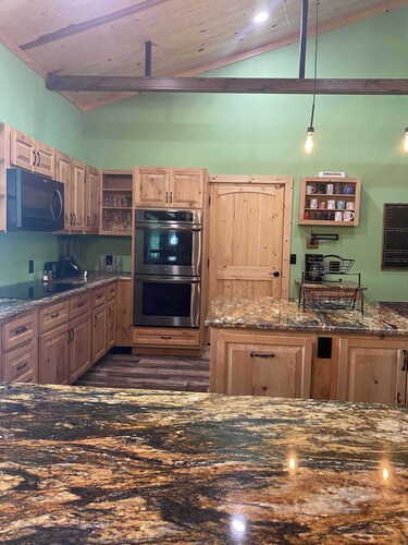 Redbud Honey - Country Cabin away from it all