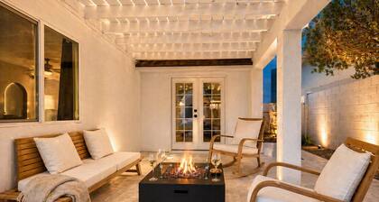 Modern Scottsdale Oasis Near Old Town–Pool, Waterfall, Glam Room & Putting Green
